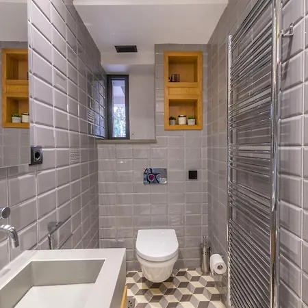 Blueline Alykes Potamou